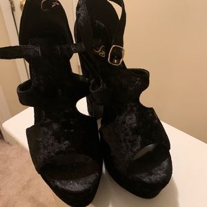 Black crushed velvet platform heels